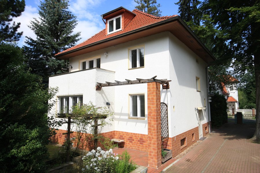 Charmante Altbauvilla von 1932 in direkter Nähe vom Lindenweiher in Toplage von Finkenkrug