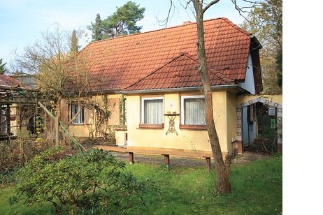 Charmantes Kleinwohnhaus von 1923 auf großzügigem Traumgrundstück im Herzen von Falkensee-Finkenkrug