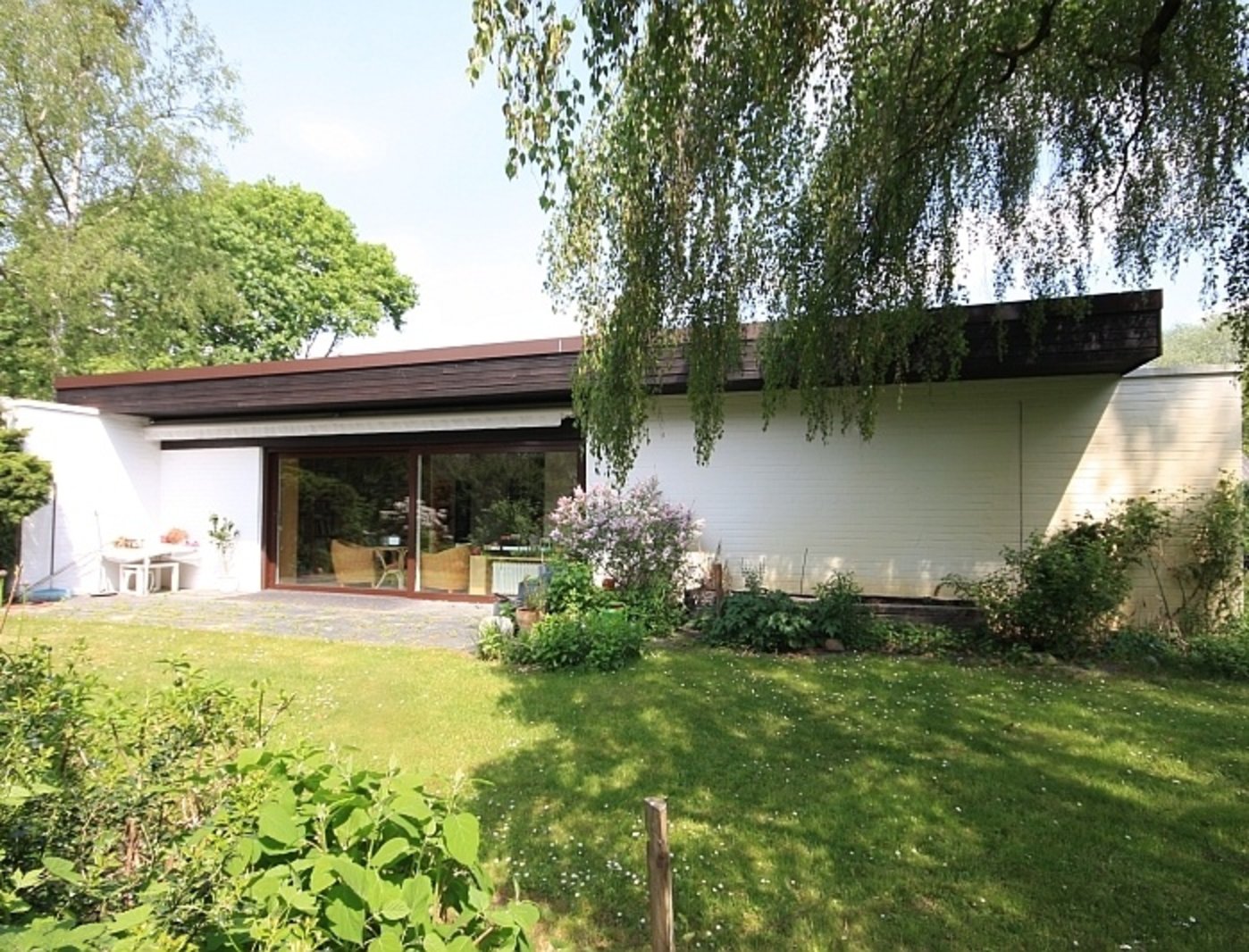 Exklusiver Bungalow Mit Garage Im Bauhausstil Auf Parkahnlichem Grundstuck Direkt Am Spektesee Immobilienmakler Berlin