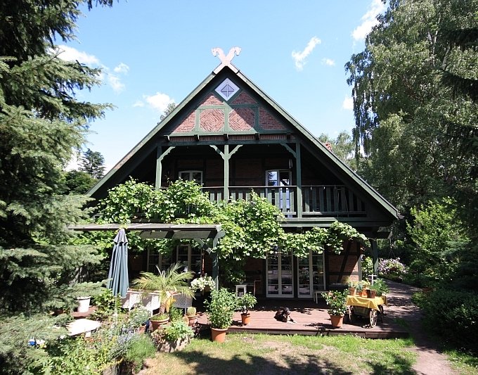 Exklusives Fachwerkhaus in sehr ruhiger und idyllischer Wohnlage mit zauberhaftem Südwestgarten!
