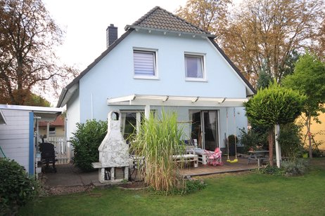 Sehr schönes Einfamilienhaus mit bester Ausstattung auf sonnigem Gartengrundstück